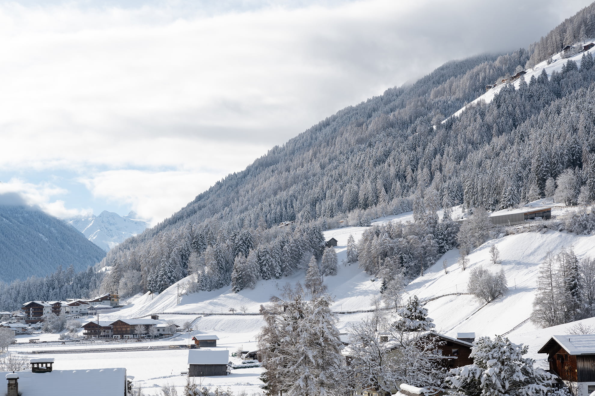 Aussicht Hotel Garni Hubertus Fulpmes Stubaital